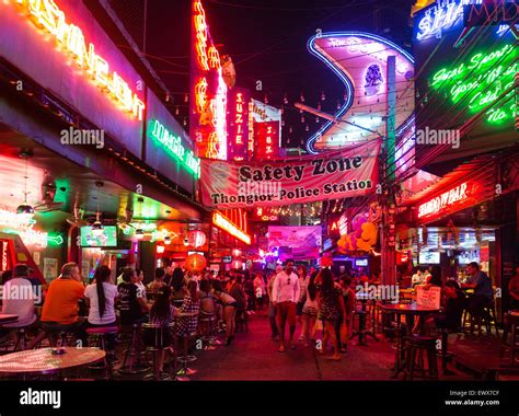 soi cowboy ladyboy bar|Soi Cowboy Bangkok: Info And Tips For The Red Light District.